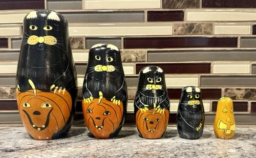 Vtg Wooden Halloween 5 Pc. Nesting Dolls Black Cat Pumpkins Hand Painted