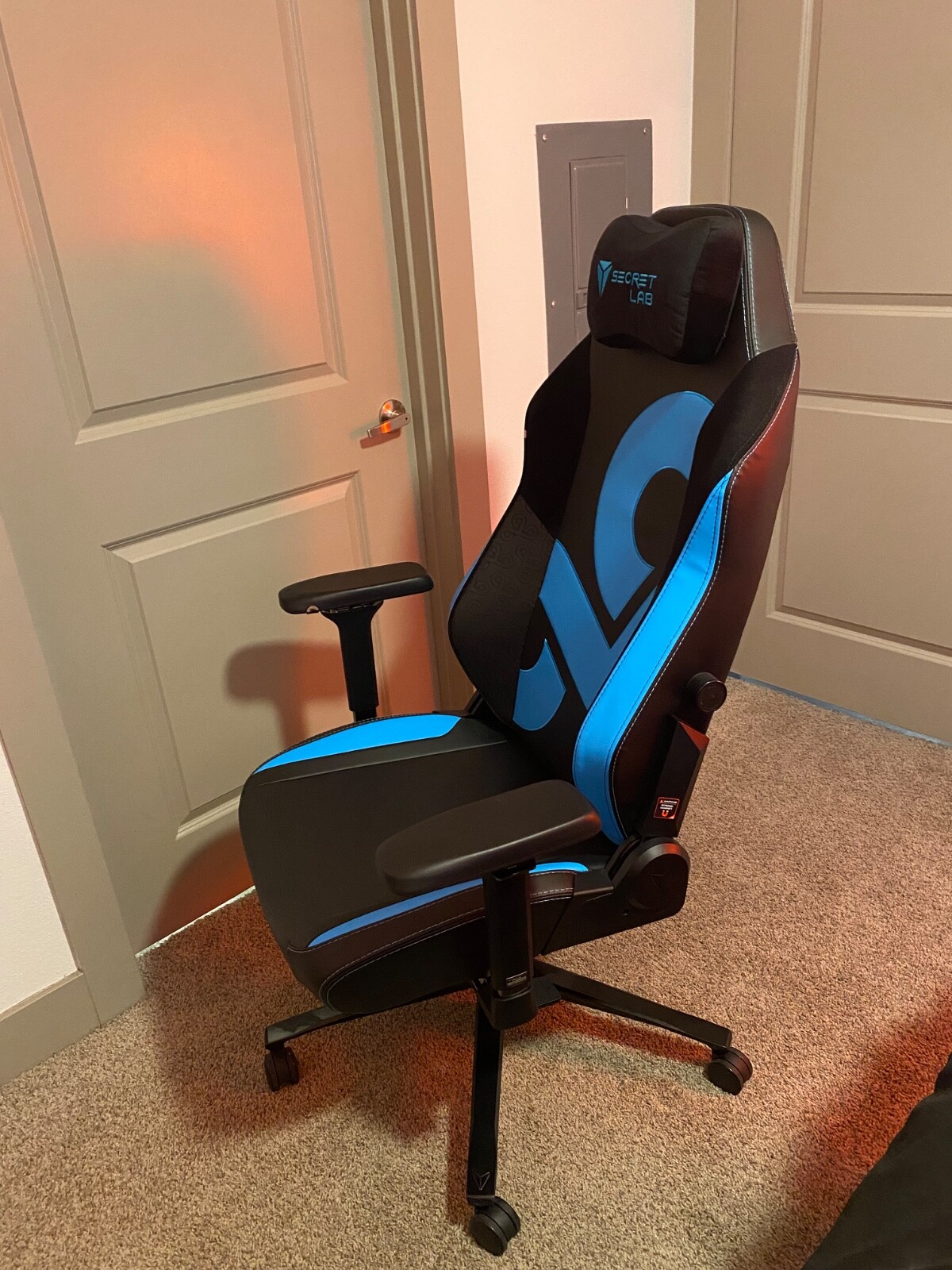 Secretlab titan evo XL chair 3