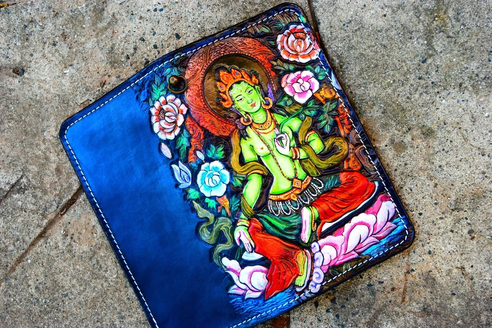 Cartera de cuero tallado Tara verde, cartera de cuero genuino, cartera de cadena Foto 2 de 4