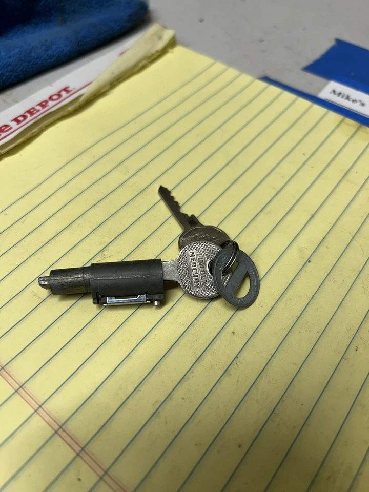 Lincoln 1950 1951 nuevo cilindro de bloqueo de maletero con llaves con logotipo Foto 2 de 4