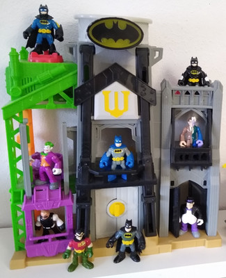 Fisher Price Imaginext GOTHAM CITY Playset Batman Robin Joker Figuren Sammlung