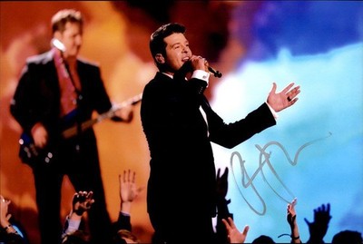 Robin Thicke Authentic signed rock 10x15 photo W/Cert Autographed 127d2
