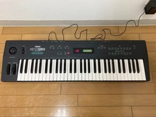 YAMAHA SY35 MUSIC SYNTHESIZER 61-Key DYNAMIC VECTOR SYNTHESIS 64-Voice MIDI