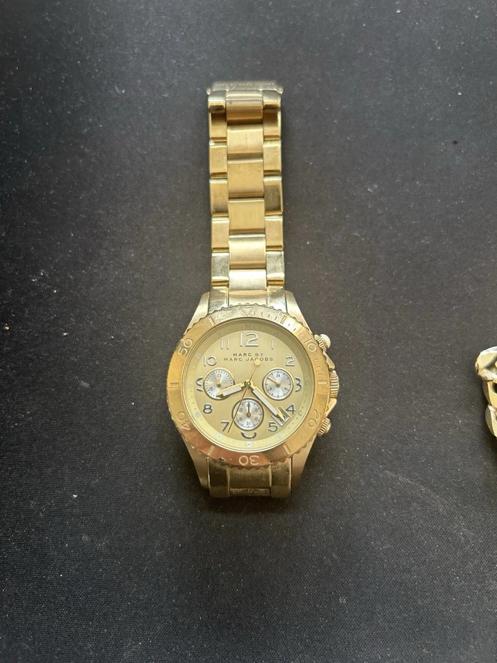 Paquete de reloj y cadena de oro Marc Jacob’s, acero inoxidable Foto 2 de 4