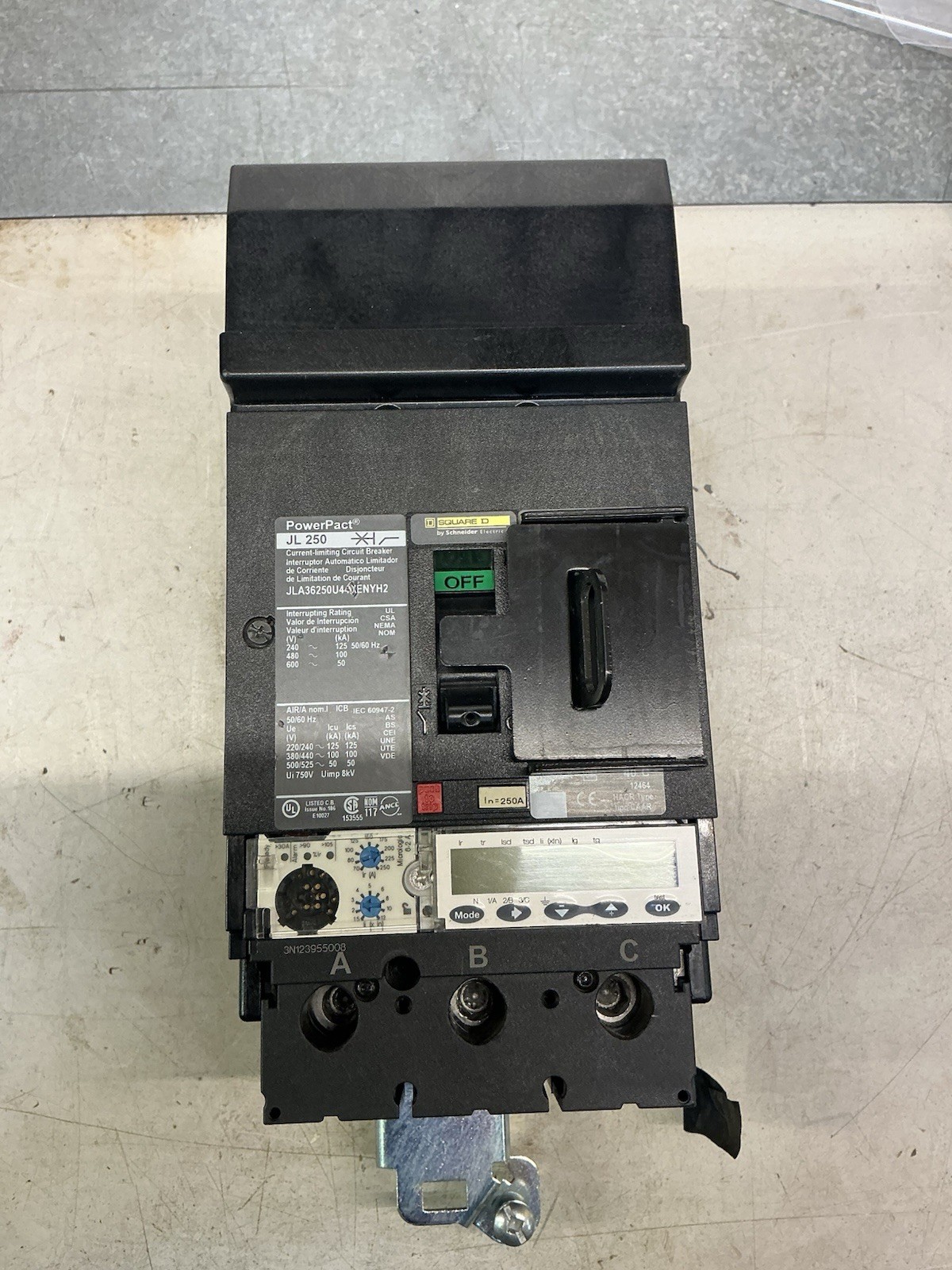 Schneider Electric JLA36250U44XENYH2 Square D PowerPact JL 250 Circuit Breaker.