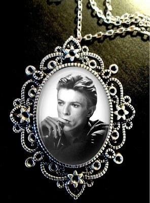 David Bowie CHANGES 1976 Silver Pendant Brooch Necklace LP Cover Musician Icon