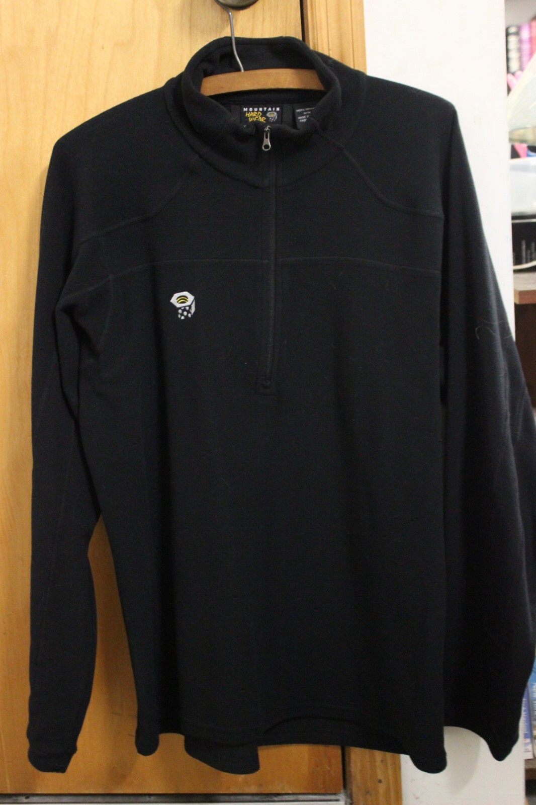 Mountain Hardware mid layer, size M - image 1