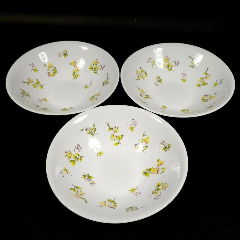 Juego de 3 cuencos blancos hechos en FRANCIA 6 1/2" con flores rosadas y amarillas Foto 2 de 4