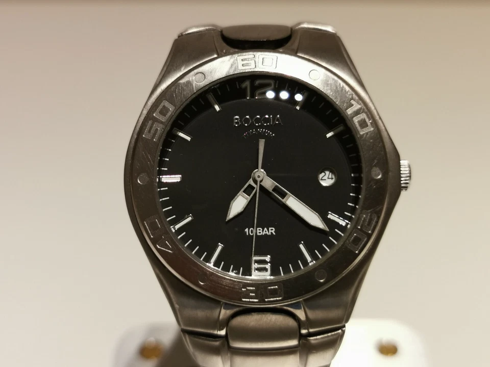 RELOJ RETRO HERMOSO DEPORTIVO 10 BAR TODO TITANIO CUARZO HOMBRE "BOCCIA" Foto 2 de 4