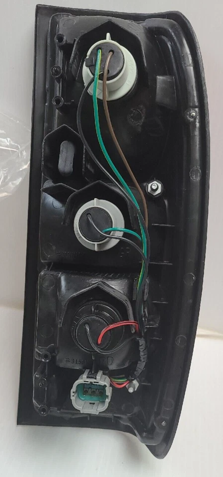 For 2000-2003 Nissan Frontier Taillight LT Driver Side NI2800141 TYC Certified - Image 4 of 4