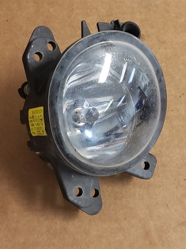 2008-2011 MERCEDES W204 C300 LEFT SIDE FRONT BUMPER FOG LIGHT OEM A2518200756