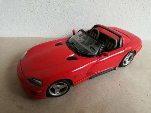 Burago Dodge Viper RT/10 Color Red 1:18 Scale Vintage