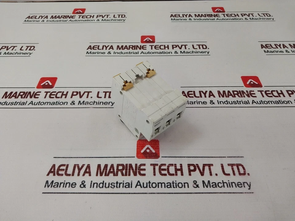 Disjoncteur Thermique MERLIN GERIN C32H 32A - Photo 4/4