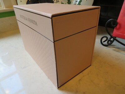White-Bottega Veneta Magnetic Gift Box- 11