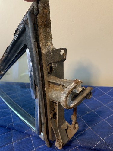 65-73 Mercedes W114 W115 Sedan Door Quarter Glass Front Right w/ Latch SEKURIT - Picture 4 of 11