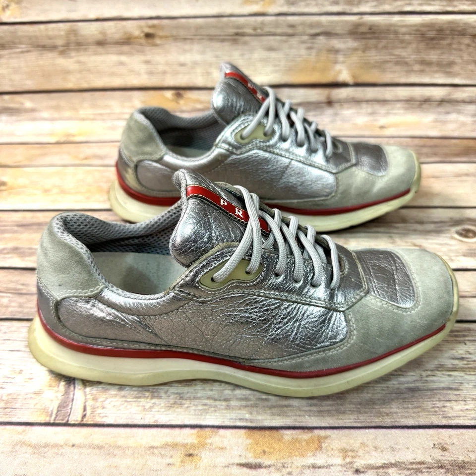 Tenis deportivos Prada futuristas de cuero plateado con cordones para mujer talla 37/7 Foto 2 de 4