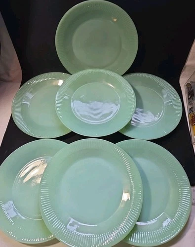 Lot of 7 Jadeite Green Fire King Jane Ray 9 Inch Dinner Plates Mint Shape