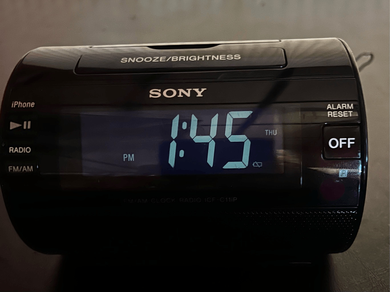 Sony Alarm Clock Speaker with Iphone Lighting dock, & Radio FM/AM