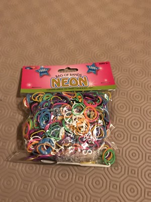 Packung mit 1000 Stück Neon Webbands mit 1 Haken und 25 S Clips Brandneu Versiegelt