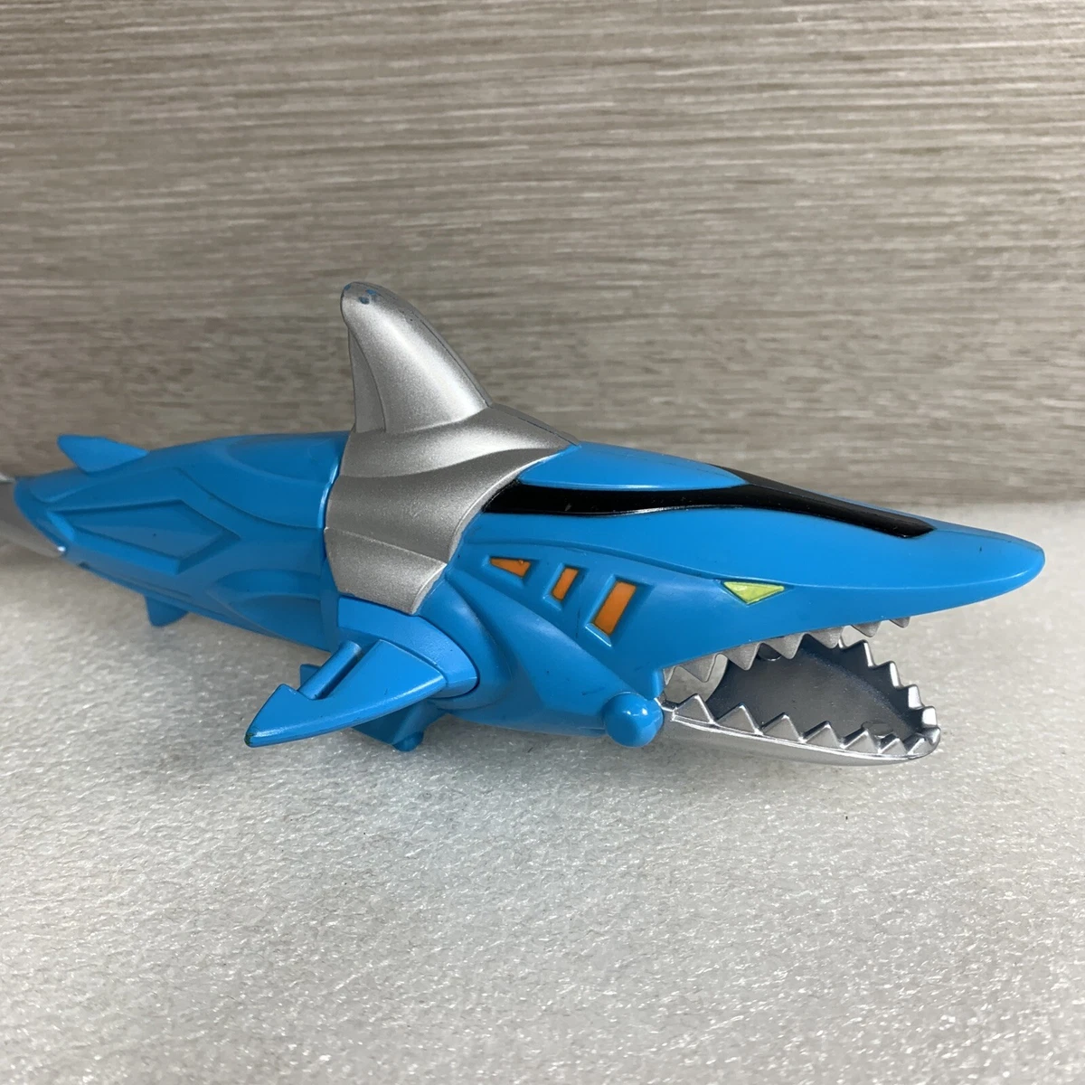 Power Rangers Jungle Fury Shark Zord