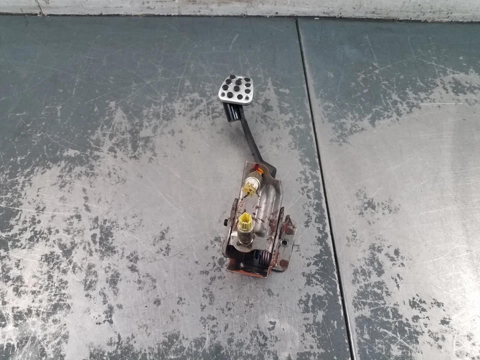 Conjunto de pedal de embrague Honda S2000 AP1 2002 #8957 P2 Foto 3 de 4