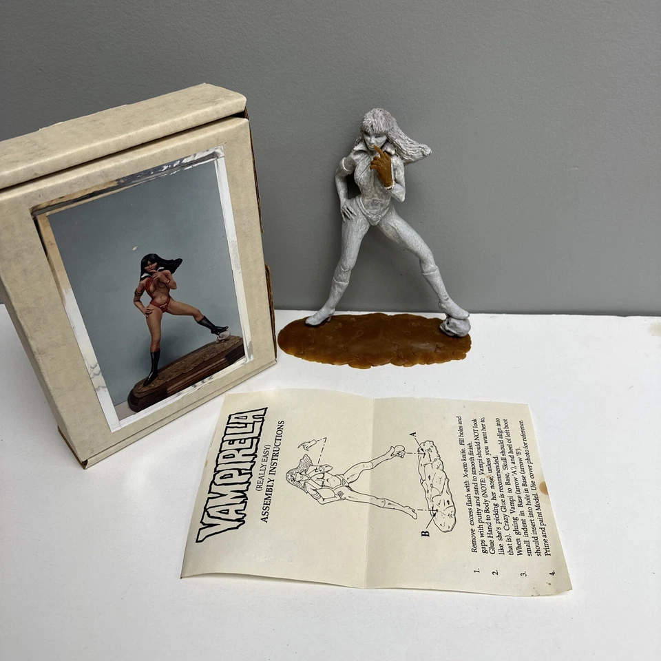 7-дюймовая винтажная редкая каучуковая статуэтка Vampirella 1 Frank Frazetta трудно найти - Изображение 3 из 4