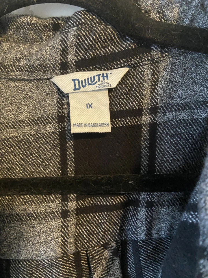 Duluth Trading Women’s Folklore Flannel Duster Gray Black Plaid Tunic Top Sz 1X - Image 4 of 4