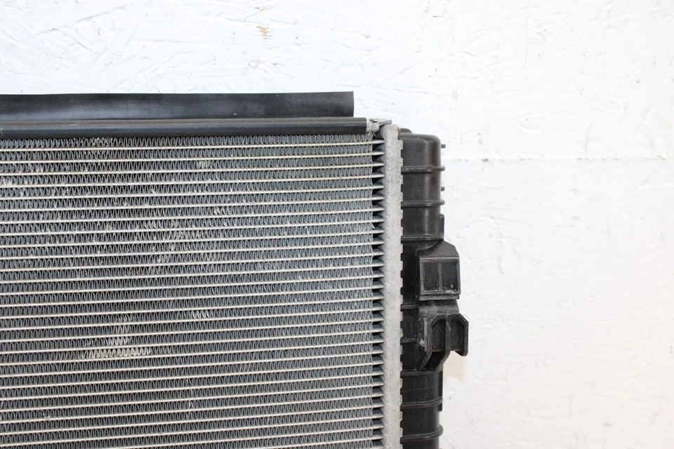 Radiador Volkswagen GTI 2015-2021 5QM121251A OEM LX40 Foto 3 de 4