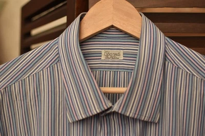 Chemise Charvet sur mesure à rayures bleues, roses, vertes et blanches - Photo 1/4