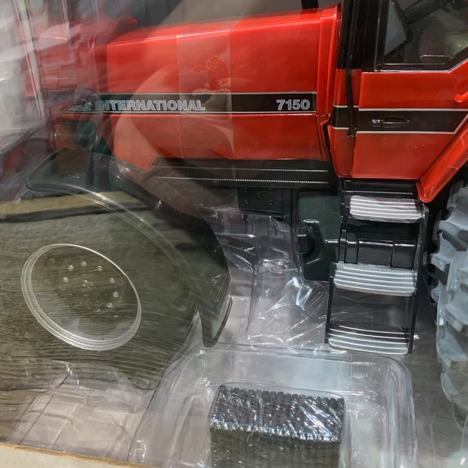 ERTL, Case IH, Magnum 7150 Tractor, Prestige Collection, 1:16, Diecast, NIB - Image 2 of 4