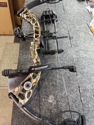 Diamond Promax Bow RTH Package Mossy Oak Riser With Black Limbs Right Hand 70 Lb