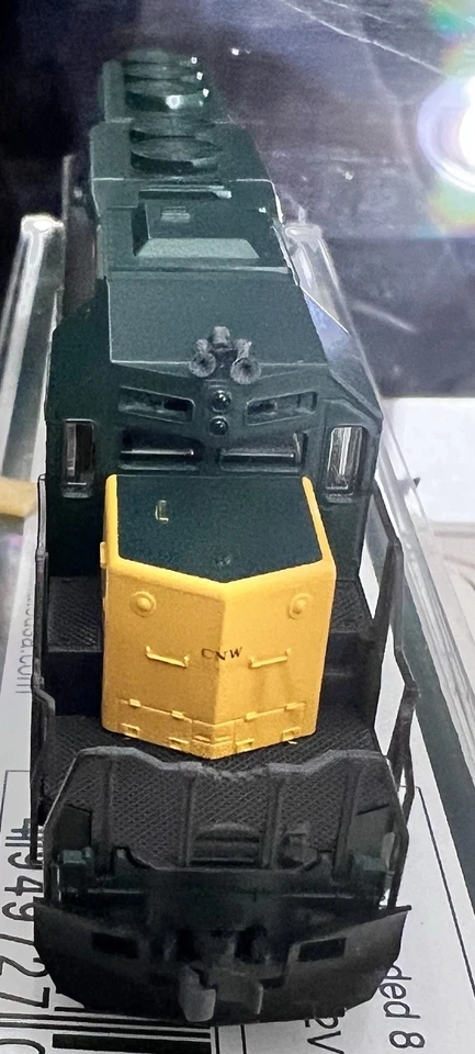 KATO 176-4803, SD 40–2, Early, C & NW #6910 - Image 3 of 4