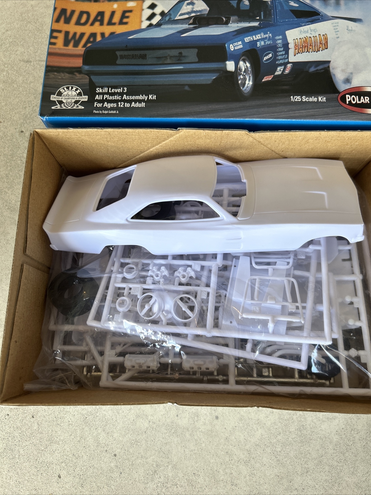 Polar Lights Roland Leong's 1969 Hawaiian Funny Car Model Kit 125 (B6