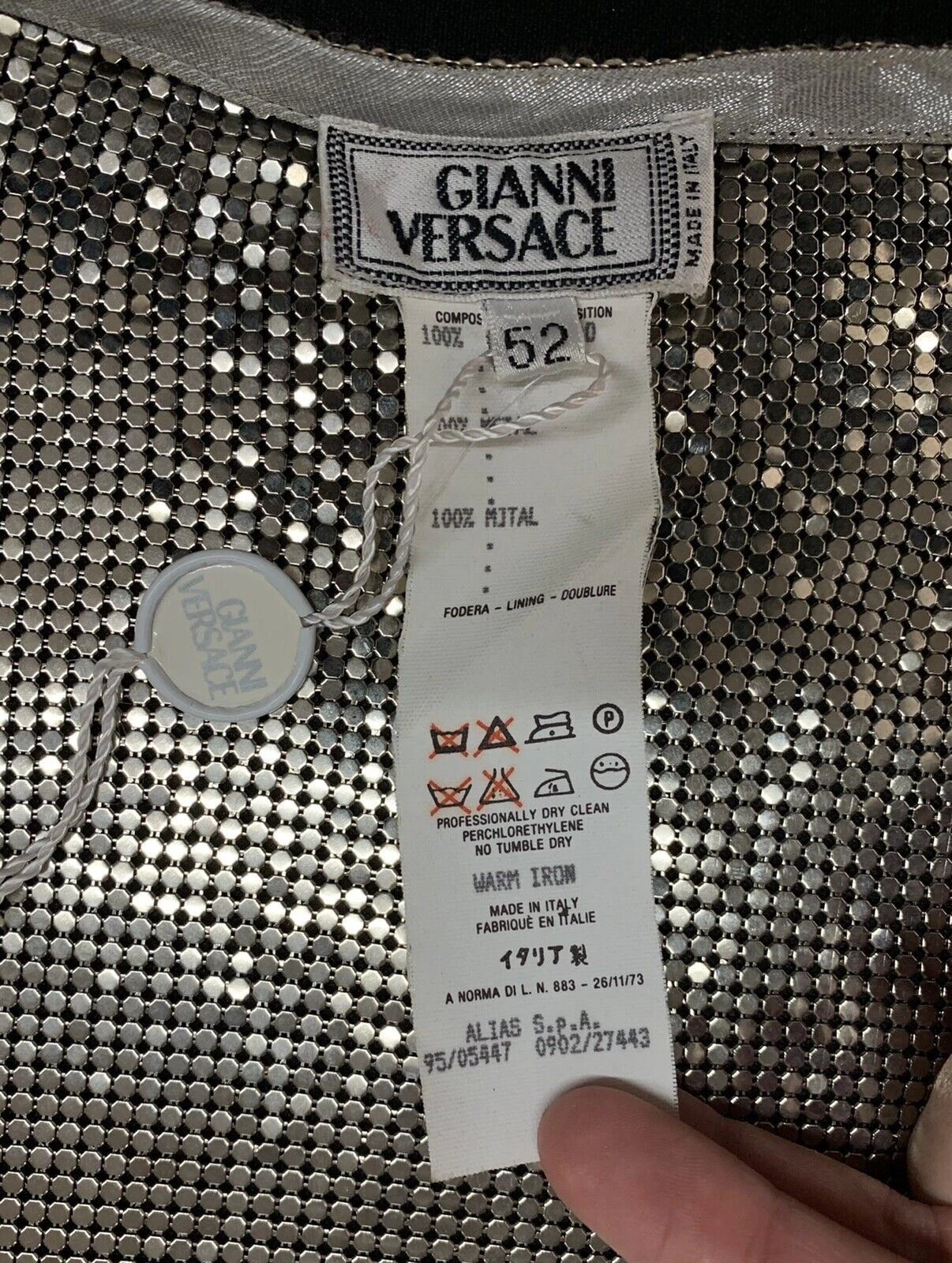 Canotta vintage anni 80 Gianni Versace in rete metallica taglia 52 nuova con etichetta RARA