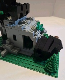 98% COMPLETE Vintage Lego 6066 Camouflage Outpost Set 6 Figures & Manual NO BOX