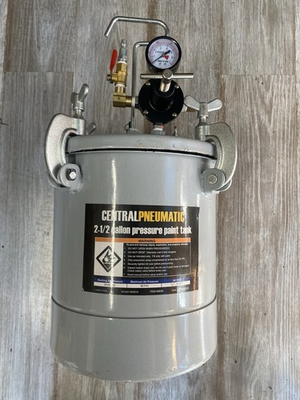 #ad CENTRAL PNEUMATIC 2 1 2 GALLON AIR PRESSURE PAINT TANK 60 PSI 1 4quot; 18 OBO 66839 $39.95