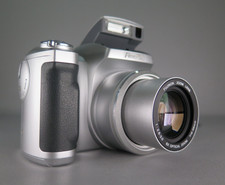 Fujifilm FinePix S3000 DIGITAL CAMERA  3.2MP CCD SENSOR/6xZOOM **Fully Working**