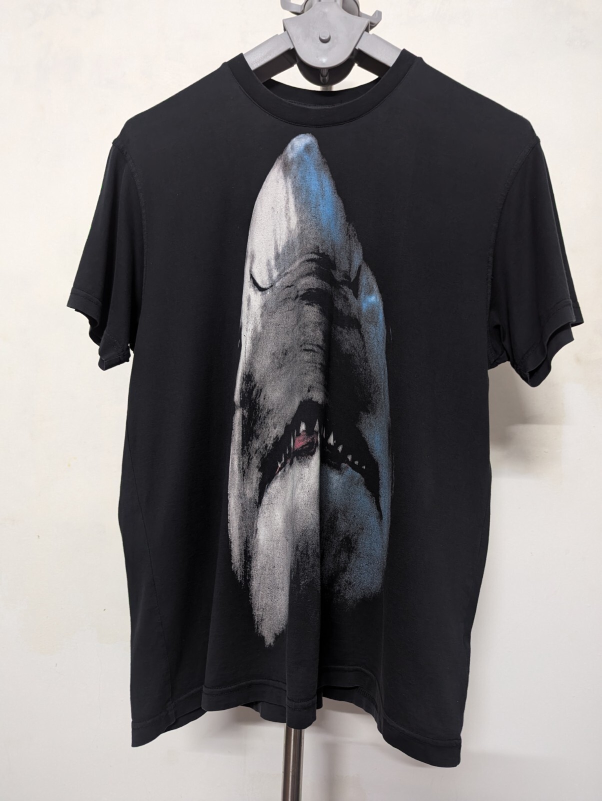Givenchy Shark Print T Shirt S cuban fit - Gem