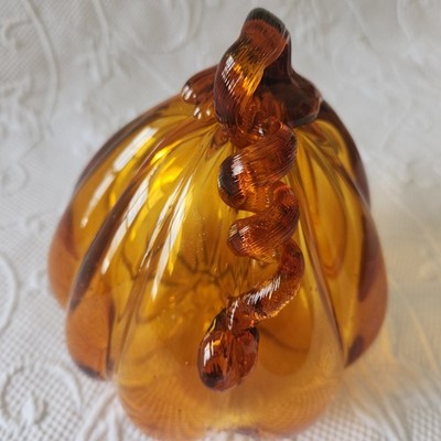 Amberina Handblown Art Glass Pumpkin with Swirl Corkscrew Stem 6 1/2'' H