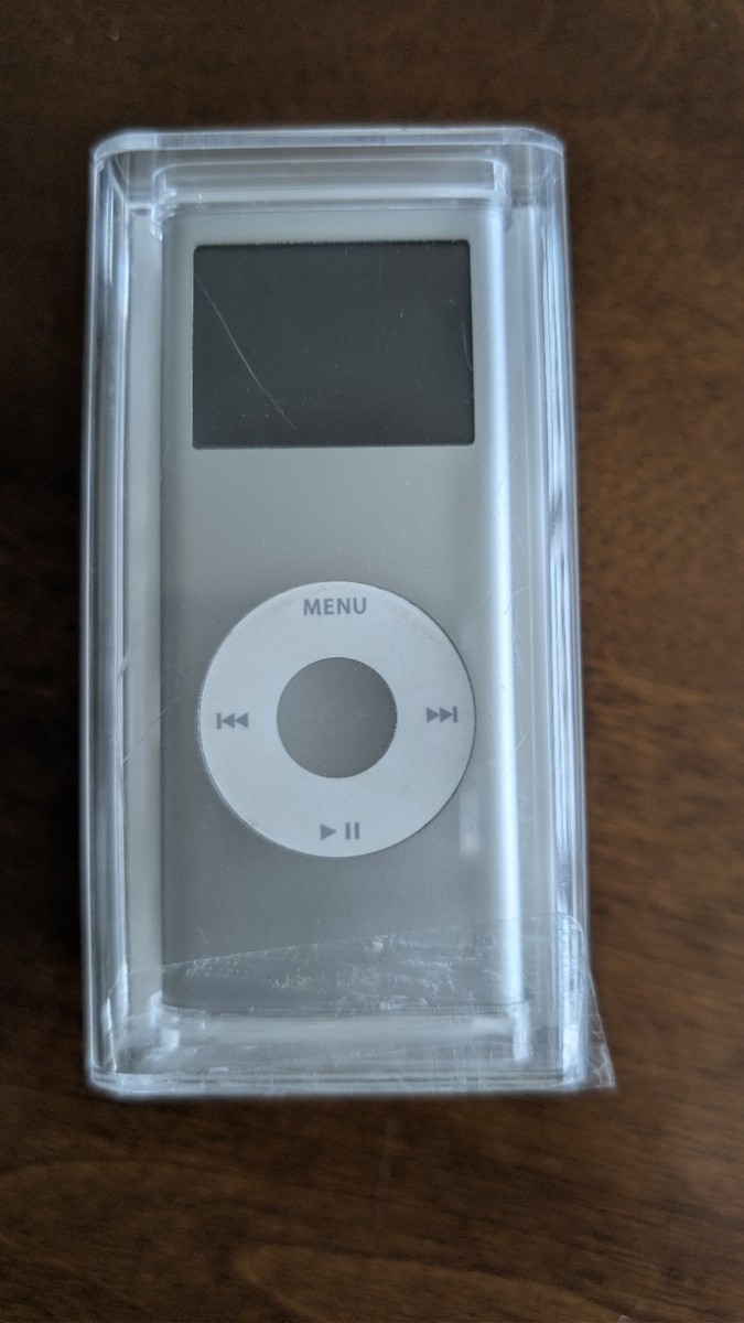 Apple iPod Nano (2nd Generation) Silver 4GB w/ all orig