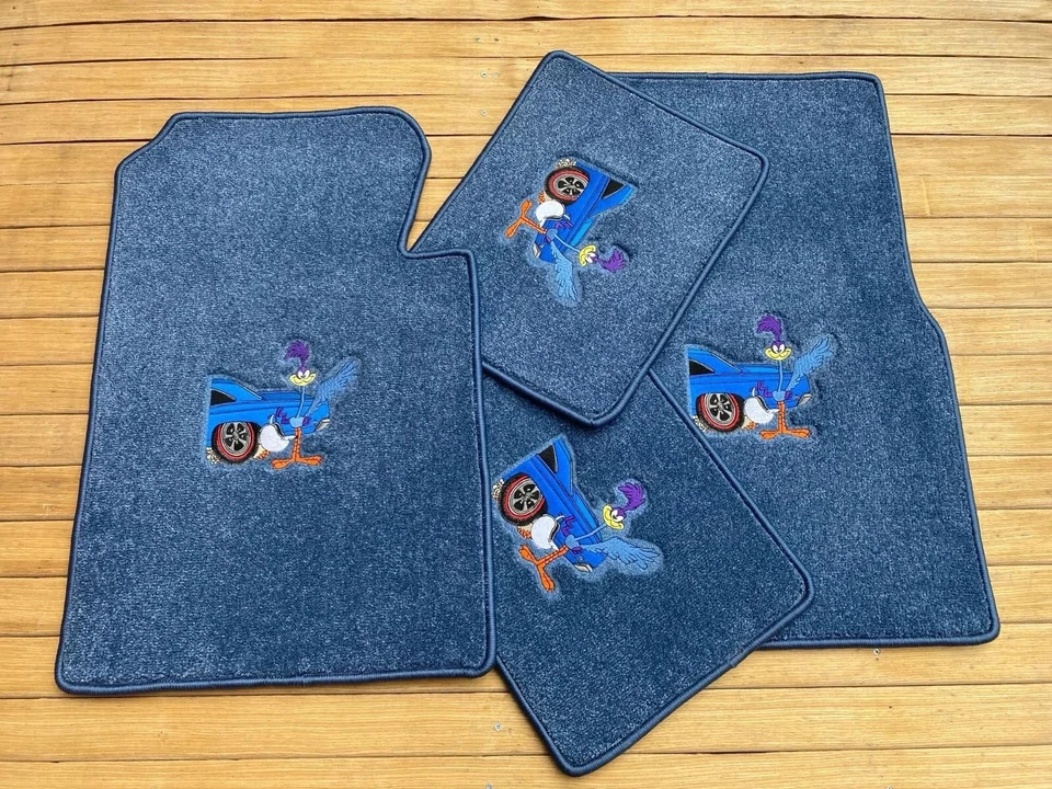 Tapete Plymouth Road Runner automático 1968-1975 azul 4 peças - Imagem 2 de 4