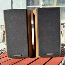 Venturi V52 Bookshelf Speakers – Vintage Pair – Untested – Woodgrain Finish