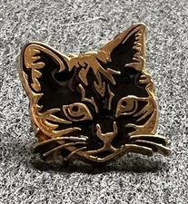 BLACK CAT GOLDTONE ENAMEL PIN BADGE UNKNOWN SOURCE