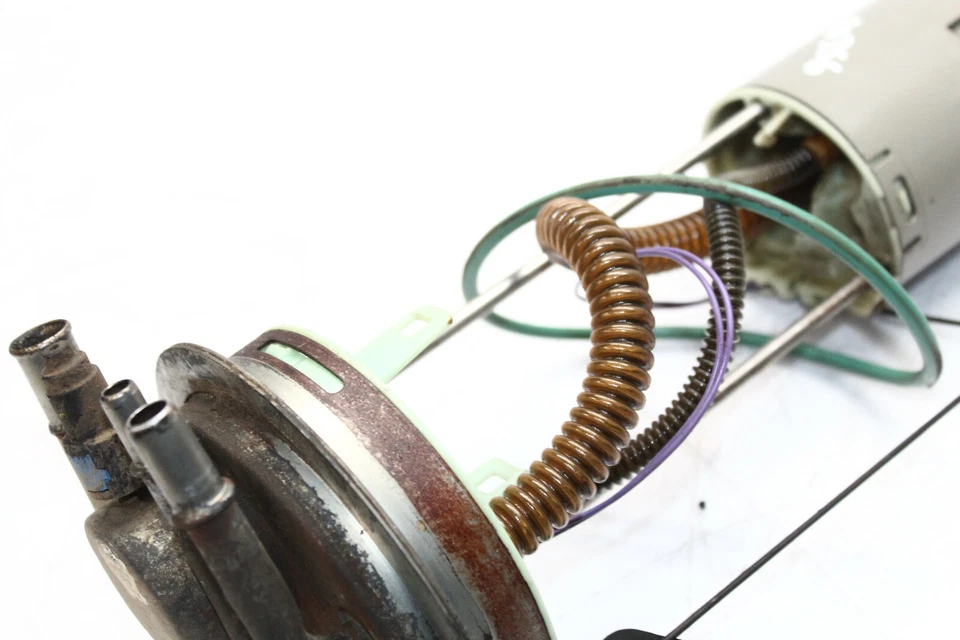 Chevrolet Silverado Sierra 2500HD 2004-2006 6,6 L diésel bomba de combustible H0356 Foto 4 de 4