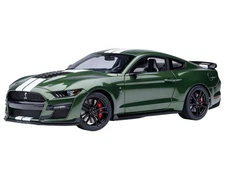 FORD MUSTANG SHELBY GT500 ERUPTION GREEN 1/18 MODEL CAR BY AUTOART 73097