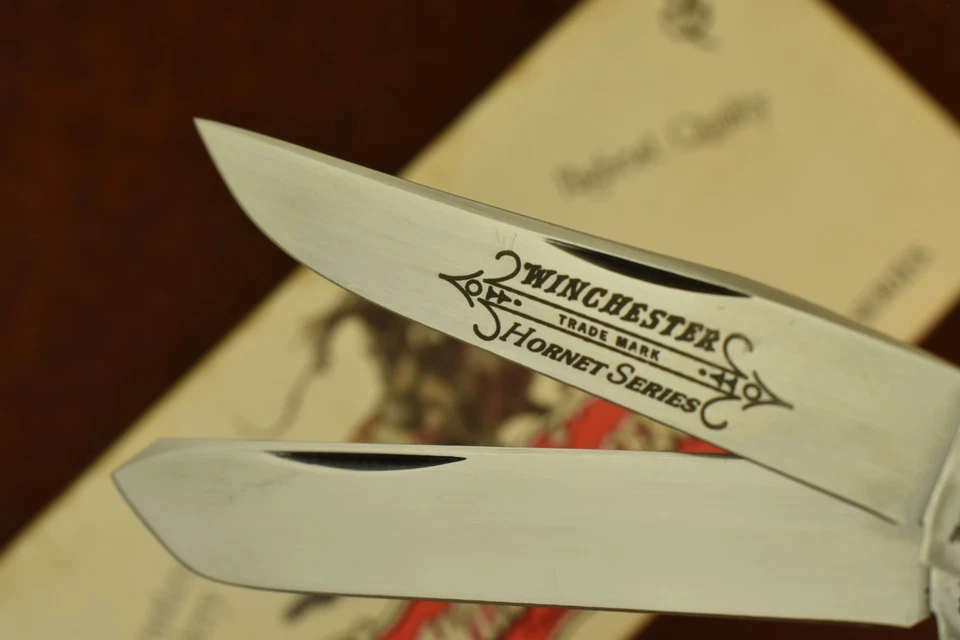 CUCHILLO TRAMPERO WINCHESTER HECHO EN EE. UU. CARBÓN RUBÍ COBRE BONITO 1994 (27674) Foto 3 de 4