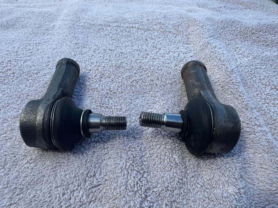 1968-1976 Triumph TR6 Pair Tie Rod Ends Used - Image 2 of 4