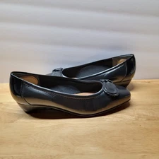 Mark Lemp Classic Women Leather Shoes Black Size 8.5 WW Slip On Close Toe