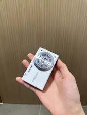 Samsung MV800 16.1MP White Flip-Out Touchscreen Compact Digital Camera - 95 new