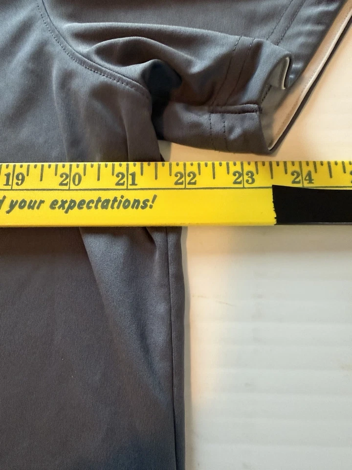 Polo para hombre Subaru concesionario marca Oakley talla XL gris con detalles en gris claro Foto 4 de 4